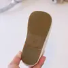 Sapatos de princesa quadrados retrô com fivela de strass estilo coreano para meninas, novos sapatos baixos de bico quadrado em verniz 2026, sapatos de criança únicos