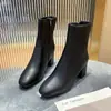 Botas Curtas de Couro de Tamanho Grande para Mulheres, Estilo Britânico de Comércio Exterior, Nova Versão Coreana Transfronteiriça, com Bico Quadrado e Salto Grosso, Fechamento Lateral, Sapatos Femininos de Tamanho Grande