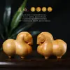 Adorno Zodiacal Caballo Tang de Talla en Madera Maciza Taixing Yabai, "El Caballo Trae Éxito" Mascota de Té para Oficina Decoración Pequeña