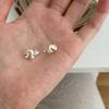 Brincos plissados de flor de metal brilhante nicho feminino design exclusivo brincos de sentido de alta qualidade vento frio alienígena orelha jóias