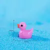 Pingente de Boneca Pato Amarelo Pequeno, Ornamento Miniatura de Micro paisagem com Musgo, Acessório de Decoração Criativo, Artesanato em Resina