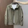 Chaqueta de Otoño para Hombre con Capucha Cortavientos 2024 Primavera y Otoño Nueva Versátil Ligeramente Holgada Chaqueta de Trabajo para Hombre Corte Ajustado