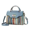 Bolsas Mais Vendidas Transfronteiriças para Mulheres Outono e Inverno 2025 Novas Bolsas de Mão Tendência Bolsas de Ombro Elegantes de Grande Capacidade Atacado