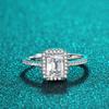 S925 Sterling Silver Ring Quatro Garras Quadradas Açúcar Avó Redean Corte Pedra Fileira Anel de Casamento Fábrica Fornecimento Direto Entrega de uma peça