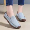 Sapatos Femininos Quentes de Inverno, Sapatos de Mãe, Sapatos Slip-On Versáteis para o Dia a Dia, Sapatos Planos Transfronteiriços para Mulheres de Meia-Idade e Idosas, Sapatos Forrados com Lã