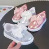 Zapatos planos para niños, nuevos estilos de otoño, zapatillas brillantes de caña baja, zapatos de princesa para niñas con detalles de lazo, calzado popular de exportación y transfronterizo