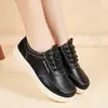 2026 Novo Modelo Couro Genuíno Ajuste Largo Solado Macio Antiderrapante Tênis Casuais Respiráveis Sapatos Femininos para Comércio Transfronteiriço