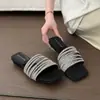 Sandalias de Moda Tipo Chancla con Pedrería Estilo Francés para Mujer 2026 Nueva Versión Coreana Punta Cuadrada Tacón Bajo para Exteriores Playa Sandalias de Moda