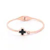 Joyería de Acero Inoxidable Transfronteriza Europea y Americana Pulsera Abierta Trébol de Cuatro Hojas Oro Rosa Acero de Titanio Moda Joyería Simple Venta al por Mayor