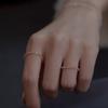 Anillo de Cristal AB Mini Cristal Austriaco Hecho a Mano Chapado en Oro de 14k Cristal Súper Brillante Anillo Delgado Suave para Mujer Apilado