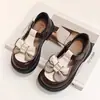 Zapatos de moda brillantes de una sola pieza para niñas 2026 Verano-Otoño Nuevo Estilo Coreano Mariposa Princesa Casual Zapatos de Cuero para Niños