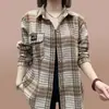 Nueva camisa de franela a cuadros gruesa de lana para primavera y otoño para mujer, estilo popular para señoras de mediana edad y mayores, chaqueta camisa a cuadros de corte holgado