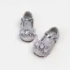 Sapatos de Princesa para Meninas Estilo Fada, Sapatos de Cristal Infantis de Solado Macio para Primavera, Novo Modelo 2026, Sapatos de Couro Florais com Strass Prateado