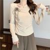 Camiseta de moda con cuello inclinado, botones y plisados para mujer, nuevo estilo de otoño, top de manga larga