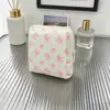 Bolsa de almacenamiento de toallas sanitarias acolchada y portátil transfronteriza para mujeres, alto valor estético, bolsa de tocador y maquillaje de gran capacidad para viajes