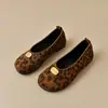 Mocassins Chanel de Fundo Plano para Mulheres, Novidade Versátil para Calçar e Tirar Fácil para Primavera/Verão 2026, Sapatos Casuais Mary Jane Temporada