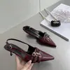 Sandalias únicas de tacón alto rojas de punta cerrada, zapatos estilo hada, nueva colección primavera/verano 2026, zapatos planos negros de punta estilo francés