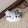 Fofo brinquedo de pelúcia gatinho boneca DIY broche KT cat xadrez lenço acessório de cabelo materiais atacado