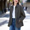 Trench Coat Cor de Café Melard para Mulheres, Manga Longa, Novo Design Primavera 2026, Peça de Roupa Exterior Estilosa e Casual