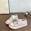 Zapatos de lona blancos lechosos de suela gruesa para mujer, nuevas zapatillas versátiles de primavera 2026 para estudiantes, zapatos blancos casuales transpirables