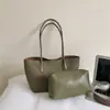 Bolso de mano simple retro de terciopelo esmerilado para mujer, bolso versátil de gran capacidad para la escuela y el trabajo, nuevo bolso de hombro otoño e invierno 2026
