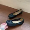 Sapatos versáteis de sola macia e perfil baixo estilo francês para o dia a dia, sapatos elegantes retrô estilo coreano com biqueira dividida, sapatos da moda com sola macia e salto grosso