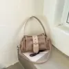 Bolsa de Axila para Motocicleta Estilo Retrô Feminina 2026 Nova Moda Fivela de Cinto Bolsa Tote Estilosa de Nicho Ombro Único Transversal