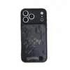 Funda con Patrón de Cruz de Metal y Cuero Adecuada para Teléfono Apple 16 Pro Max Funda iPhone 1813 Anti-Caída 15 Cobertura Total 17