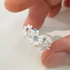 [Flujo de la Punta del Dedo] Nuevo Anillo de Flor con Pedrería Colorida de Diseño Nicho, Anillo Fresco y Único Estilo Coreano