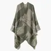 Chal con borlas de jacquard retro 2026 para mujer, Abrigo engrosado de cachemir sintético para otoño e invierno, Dobladillo dividido, Estilo nuevo de alpaca