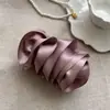Grampo Banana Flor Plissada Bolha de Cetim de Qualidade Estilo Coreano para Mulheres, Grampo Torção de Cabelo Estilo Novo para a Parte de Trás da Cabeça, Grampo de Rabo de Cavalo
