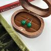 Novos brincos de imitação de jaspe yang verde estilo chinês 2024 novos brincos de explosão leves brincos de temperamento de luxo de alta qualidade
