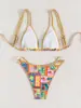 Nuevo traje de baño bikini sexy de dos piezas estilo europeo y americano para mujer 2027, con estampado retro, diseño de cuello halter y efecto push-up, perfecto para la playa