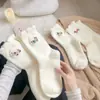 Meias Femininas para Outono e Inverno, Quentes e Grossas, Meias de Cano Médio com Renda Branca, Design Fofo de Dachshund Bordado em Desenho Animado