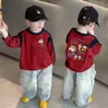 Camiseta de manga larga para niño, nuevo estilo primavera y otoño, casual y versátil, con cuello redondo estiloso, bloques de color, camiseta básica moderna para niños mayores
