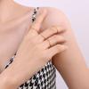 Anillo ondulado de acero de titanio anillo anillo joyería chapado en oro real de 18K nicho versátil para hombres y mujeres anillo de cola joyería A104