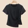 Camiseta Irregular de Manga Corta y Cuello Redondo, Diseño de Algodón de Seda Refrescante para Mujeres Petites, Nueva Colección Verano 2026, Moda Fina para Mujer
