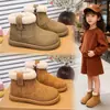 Botas de Nieve para Niñas Tendencia 2025 Invierno Nuevas Estilo Coreano Botas de Algodón Cálido de Peluche para Niñas Pequeñas Botas Cortas de Terciopelo de Cordero a la Moda