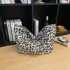 Bolsa de lona casual artística estilo japonés Shuai Mi Jia, bolso de hombro con estampado de leopardo, bolso tote retro de gran capacidad estilo perezoso