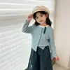 Nuevo atuendo de otoño 2026 para niñas: Conjunto moderno de manga larga estilo coreano y jeans, pantalones casuales de pierna ancha para niños