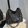 Bolsa de Grande Capacidade Feminina 2025 Nova Moda Estilo Coreano Texturizada Estampa de Leopardo Bolsa de Ombro Classe Bolsa Tote para Trabalho