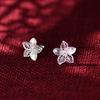 Pendientes sencillos con forma de flor S999, diseño de nicho para mujer, con orificio para la oreja y hueso de oreja, con tornillo giratorio que combina con todo.