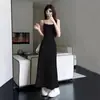 Vestido de Alça Elástica Hot Girl Feminino Verão 2025 Novo Afina a Cintura Uma Alça Base Longa