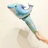 Actividad escolar palo de mano globo de película de aluminio astronauta dinosaurio animal caricatura palo de percusión globo empujar pequeño regalo