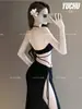 Bikini Escotado de Cuello Halter 2026 Nuevo Estilo Sexy con Abertura Vestido Largo Conjunto de Tres Piezas Vacaciones en la Playa Adelgazante Ropa de Baño Chica Atrevida