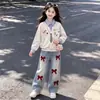 Conjunto de dos piezas de polo a rayas de color block estilo coreano, minimalista, elegante, para niñas, conjunto de jeans de moda, moderno