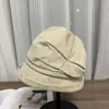Novo chapéu de pescador feminino para outono e inverno com borda enrolada e aba larga plissada, estilo casual versátil vintage, chapéu bucket que afina o rosto e é quente