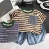 Conjunto de Ropa de Verano para Niños Manga Corta 2026 Nuevo Elegante Estilo Coreano para Niños Pequeños Bebé Bolsillo Conjunto de Dos Piezas Moderno
