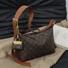 Bolsa tote de alta costura para mulheres 2026 novo modelo grande capacidade bolsa de ombro para o dia a dia bolsa transversal feminina versátil moderna