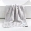 Toalha de veludo doce macia absorvente que não solta fiapos toalha de rosto doméstica veludo coral borda cortada toalha de banho atacado